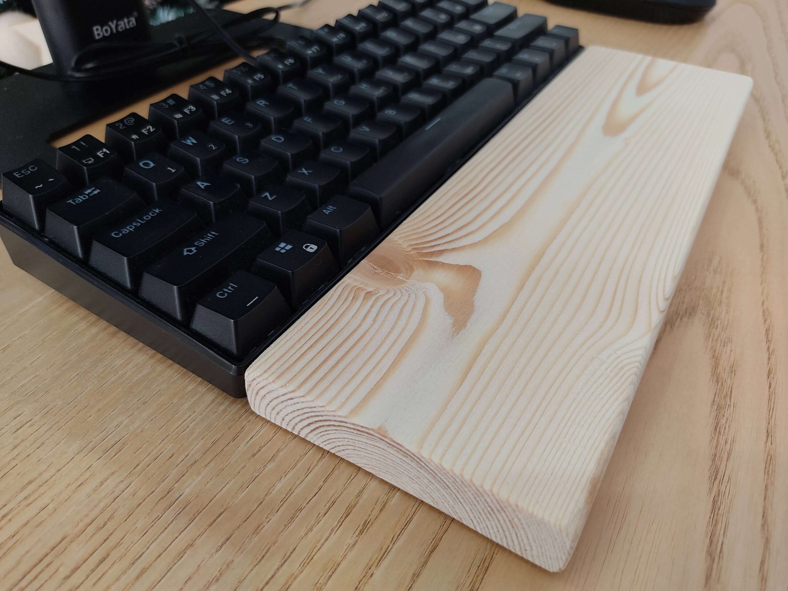 wrist-rest-and-keyboard